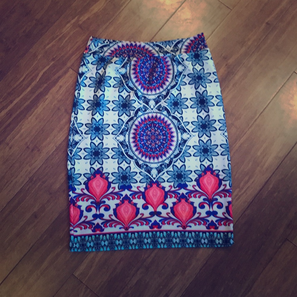 Knee-length skirt